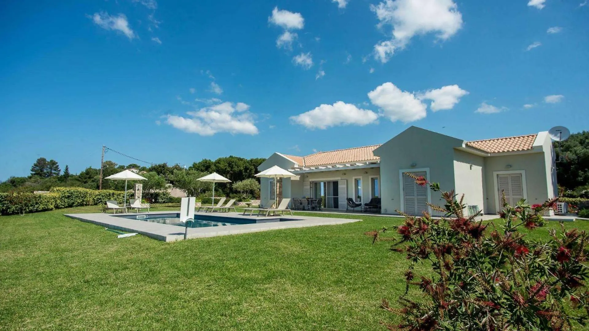 Villa La Vie By Vintage Travel contacts
